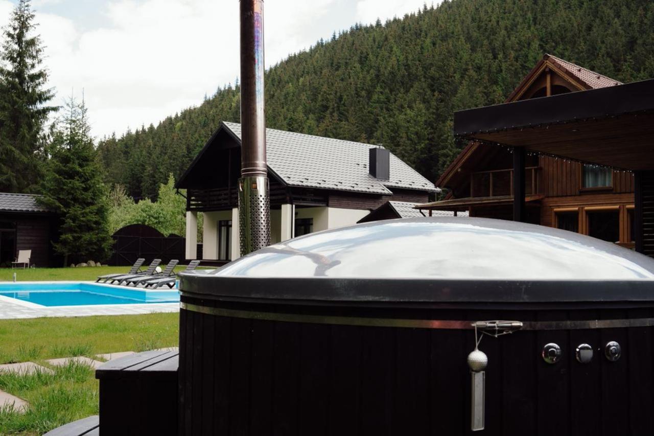 Berghaus Bukovel Villa Екстериор снимка