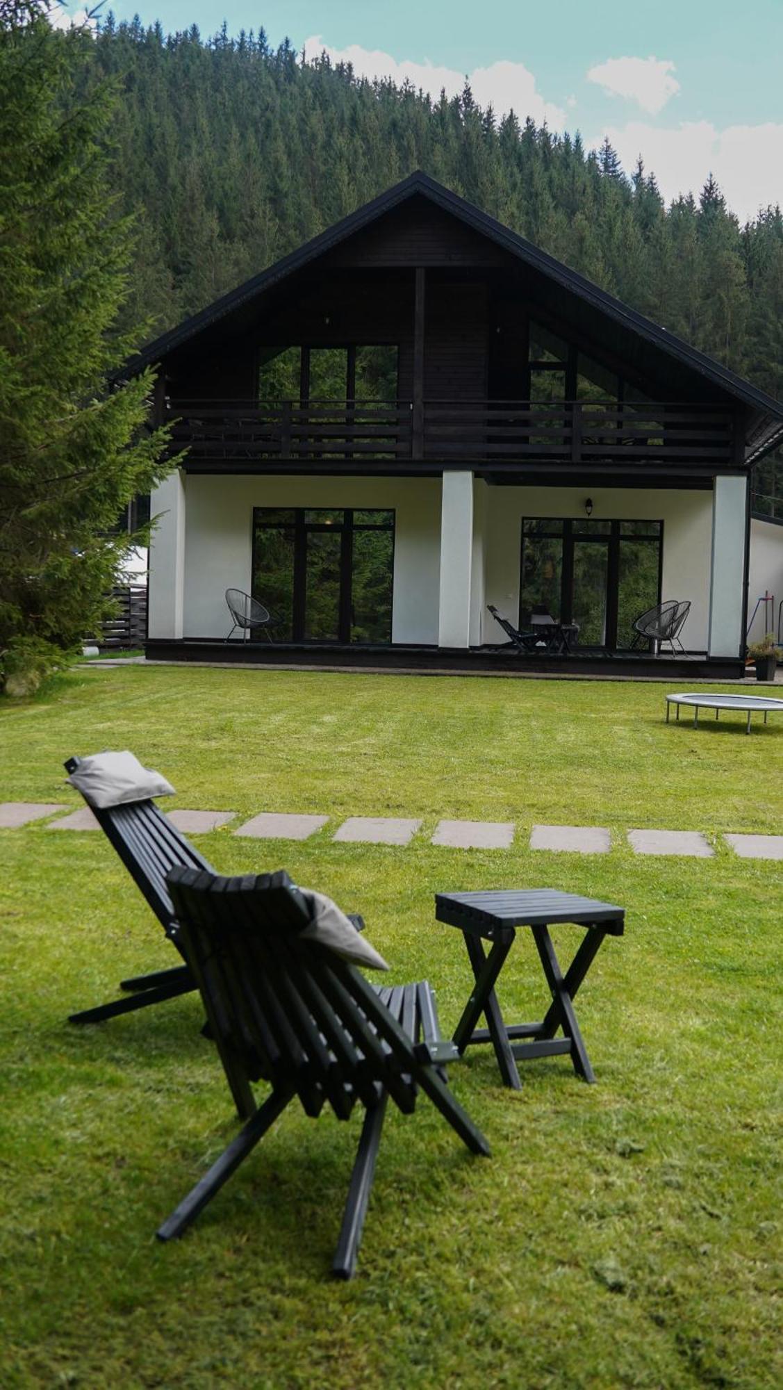 Berghaus Bukovel Villa Екстериор снимка